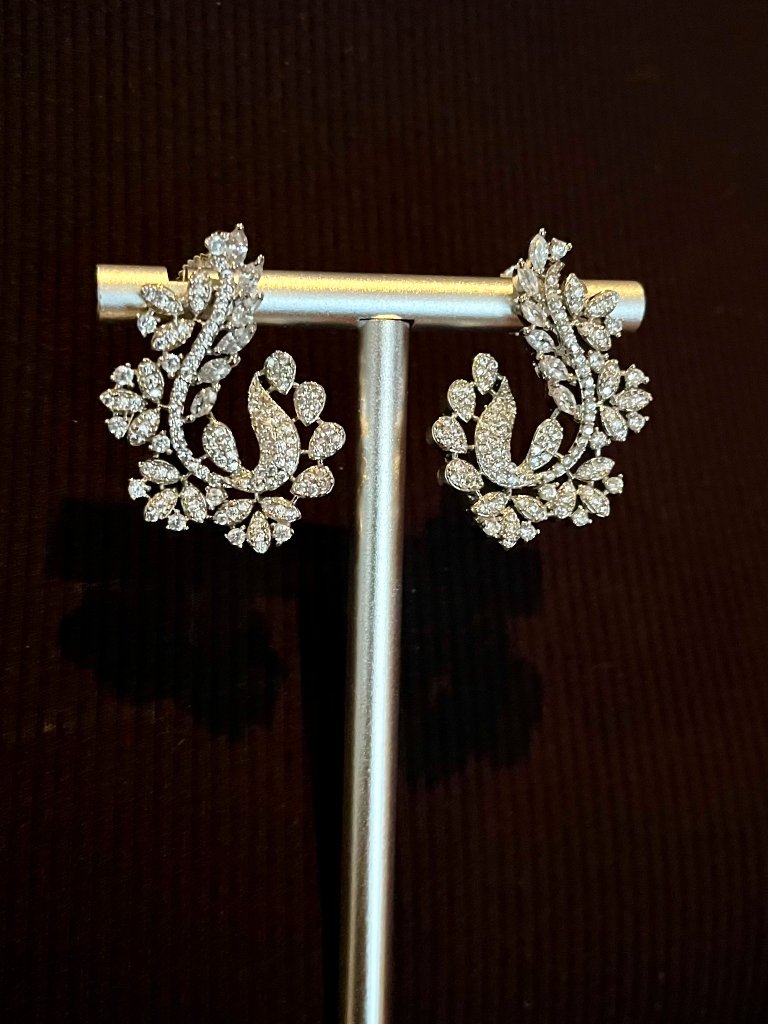White Flower Stud